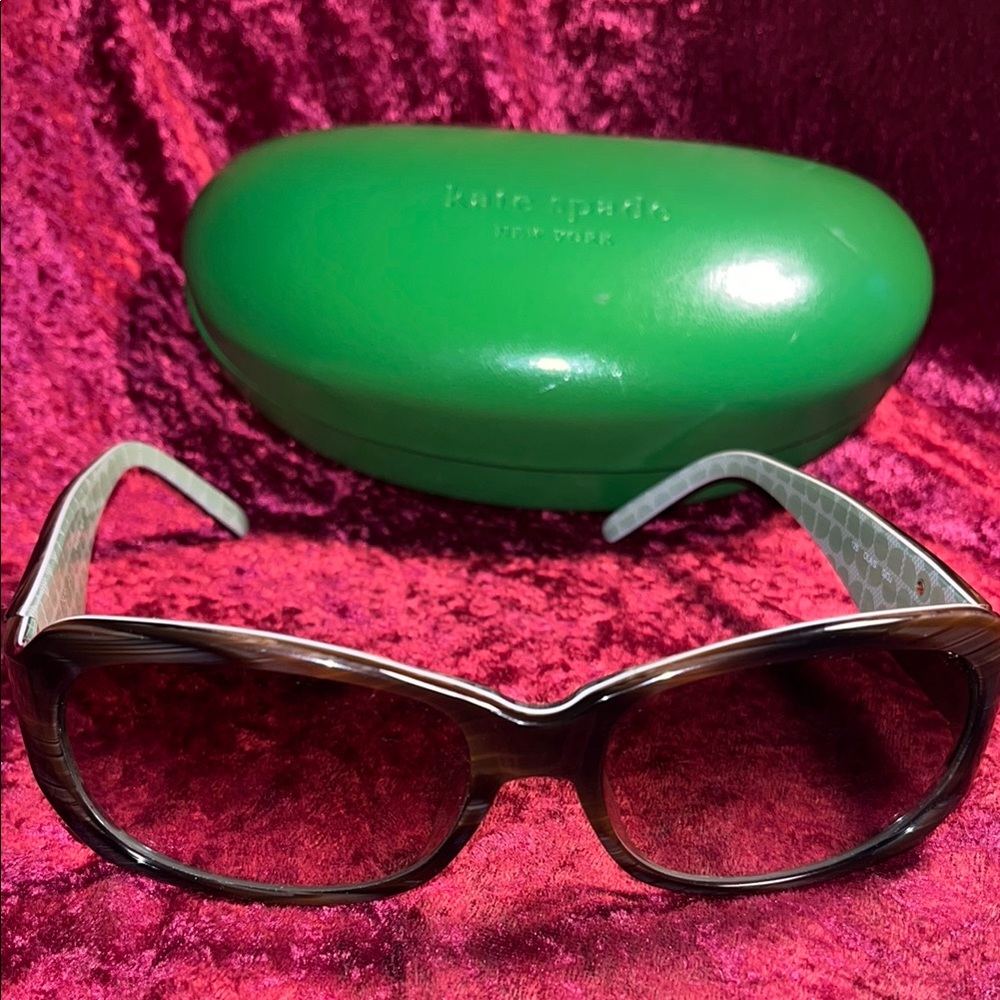 AUTHENTICATED KATE SPADE SUNGLASSES with Case